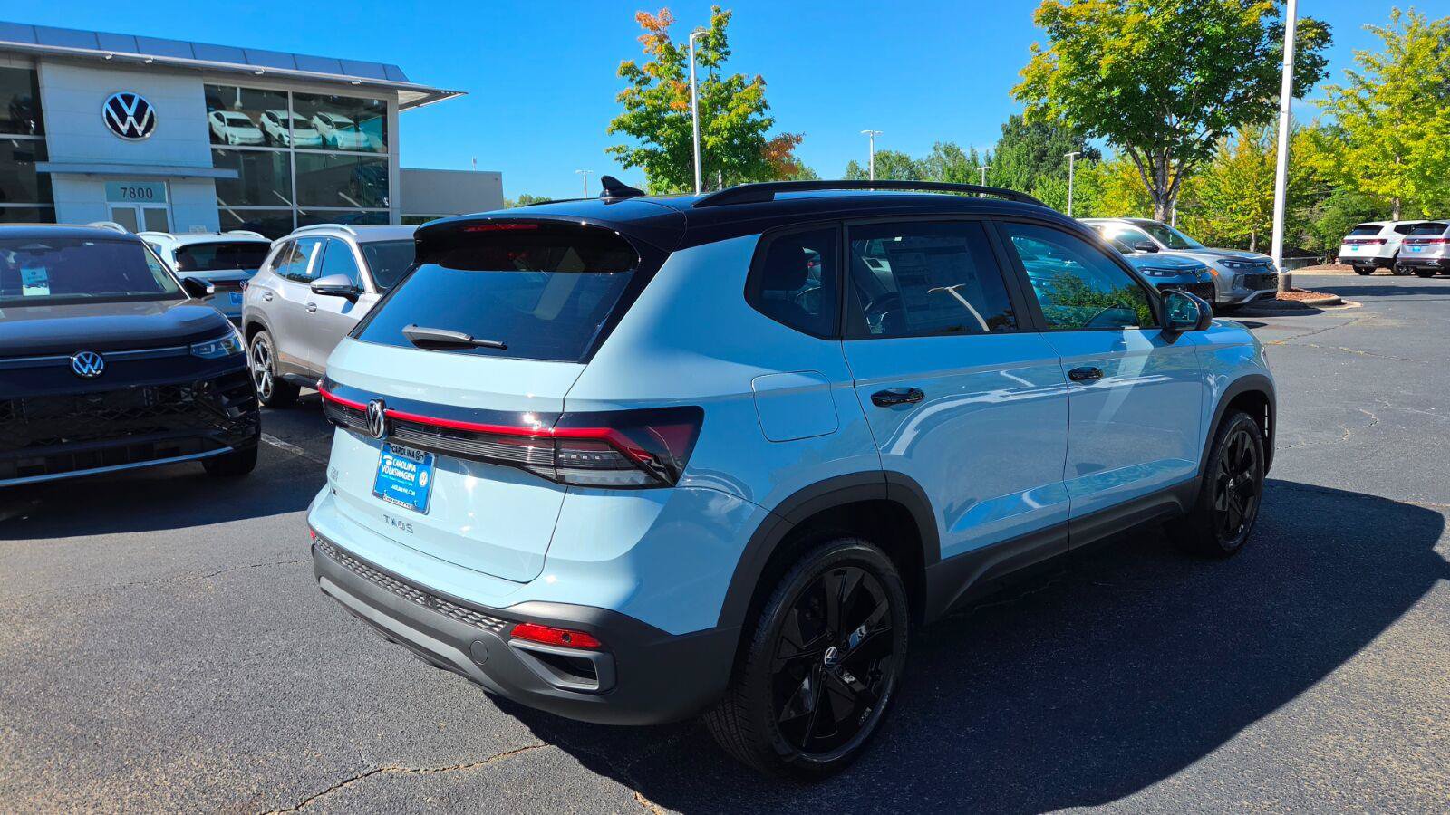 New 2027 Volkswagen Taos SE FWD image 5