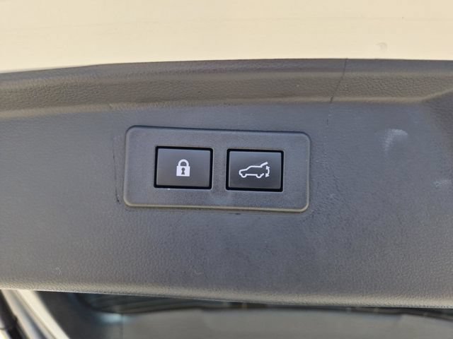 Used 2025 Subaru Outback Touring AWD/4WD image 11