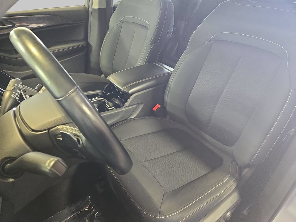 Used 2022 Jeep Grand Cherokee Laredo w/ Luxury Tech Group I AWD/4WD image 19