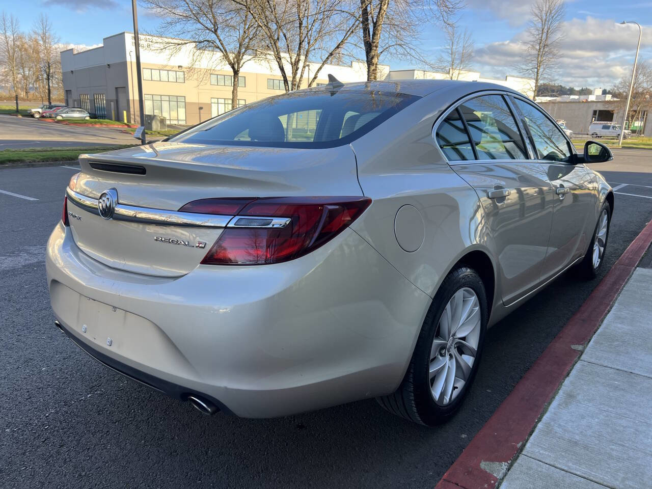 Used 2014 Buick Regal image 3