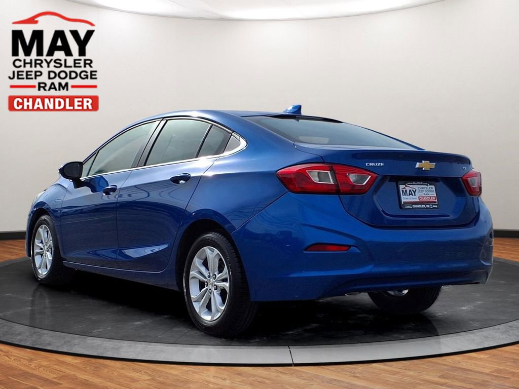 Used 2019 Chevrolet Cruze LT image 3