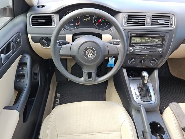 Used 2014 Volkswagen Jetta SE FWD image 12