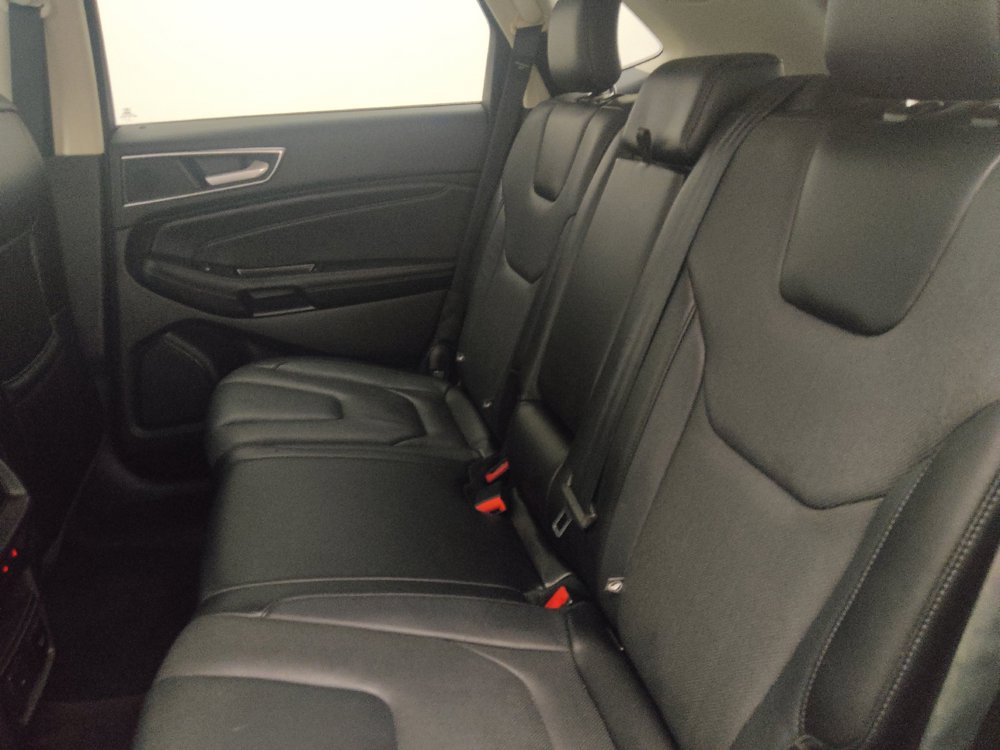 Used 2017 Ford Edge Titanium w/ Equipment Group 301A FWD image 18