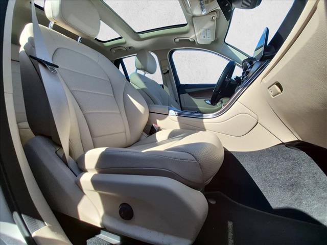 Used 2022 Mercedes-Benz GLC 300 4MATIC image 18