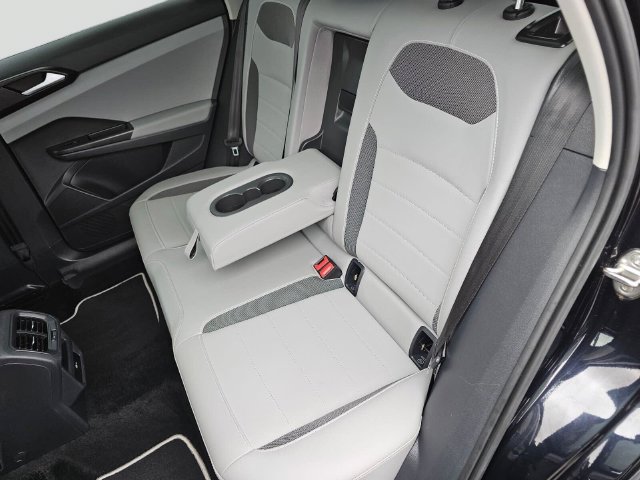 Used 2022 Volkswagen Taos SE AWD/4WD image 17