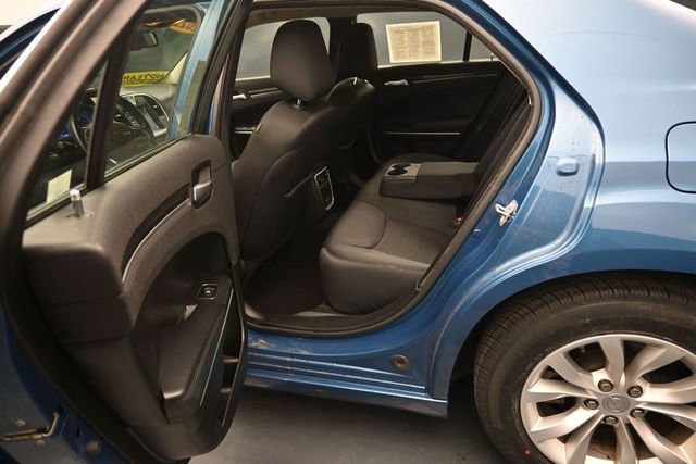 Used 2022 Chrysler 300 Touring RWD image 37