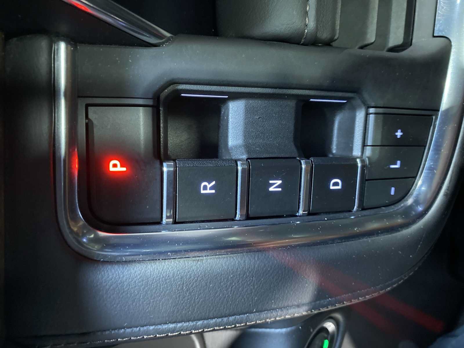 Used 2023 Chevrolet Tahoe High Country w/ Advanced Technology Package AWD/4WD image 17