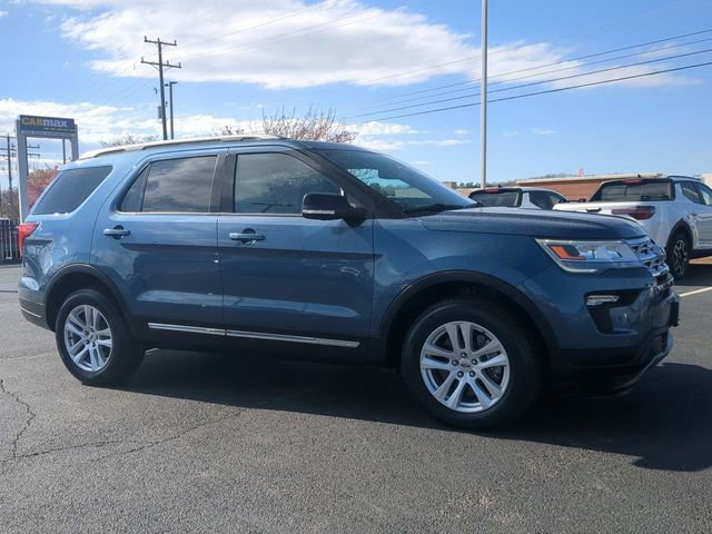 Used 2018 Ford Explorer XLT w/ Equipment Group 202A image 2