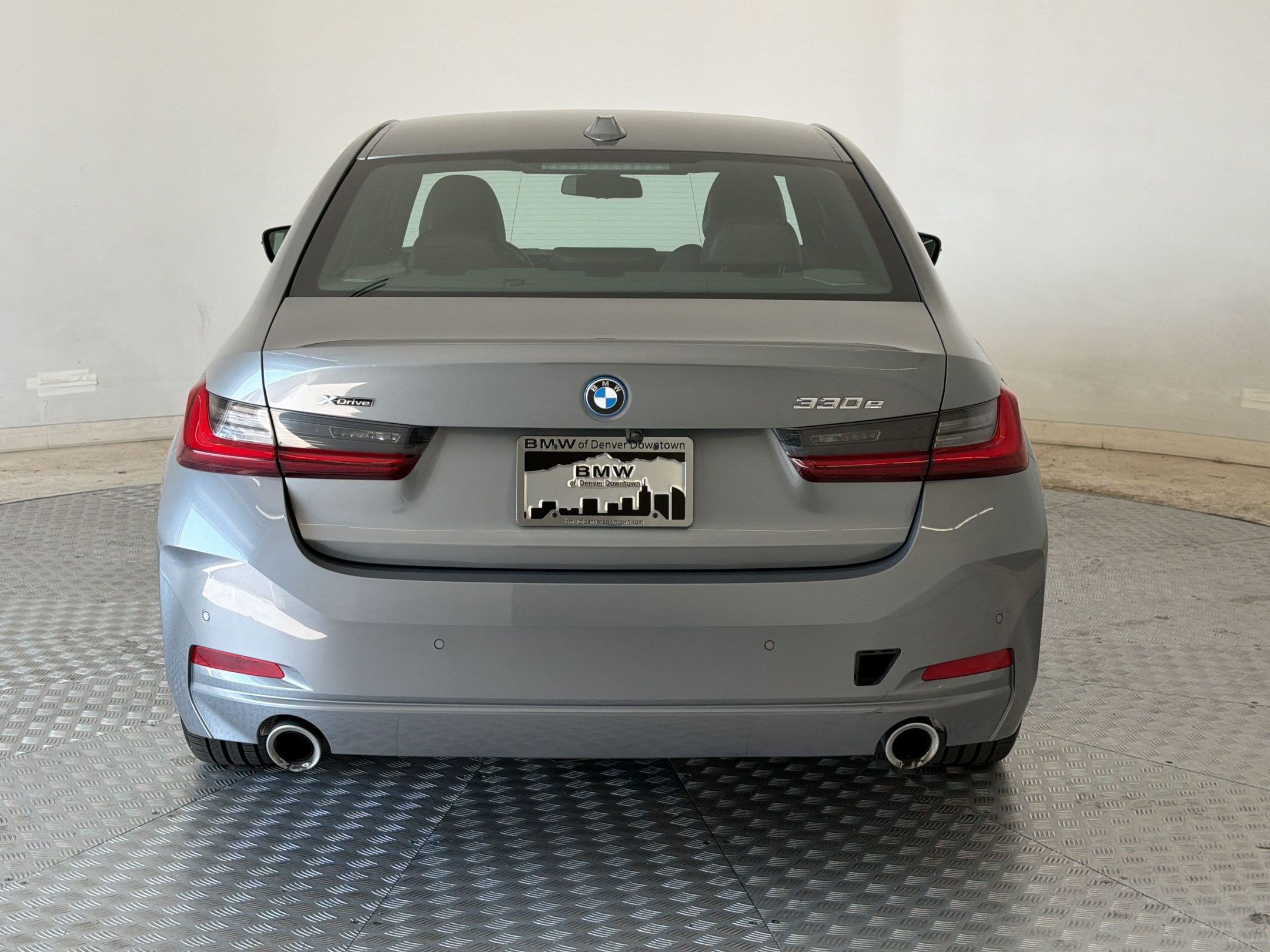 Used 2023 BMW 330e xDrive w/ Premium Package AWD/4WD image 10