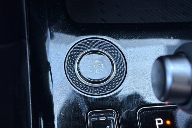 Certified 2025 Kia Niro EX Touring FWD image 29