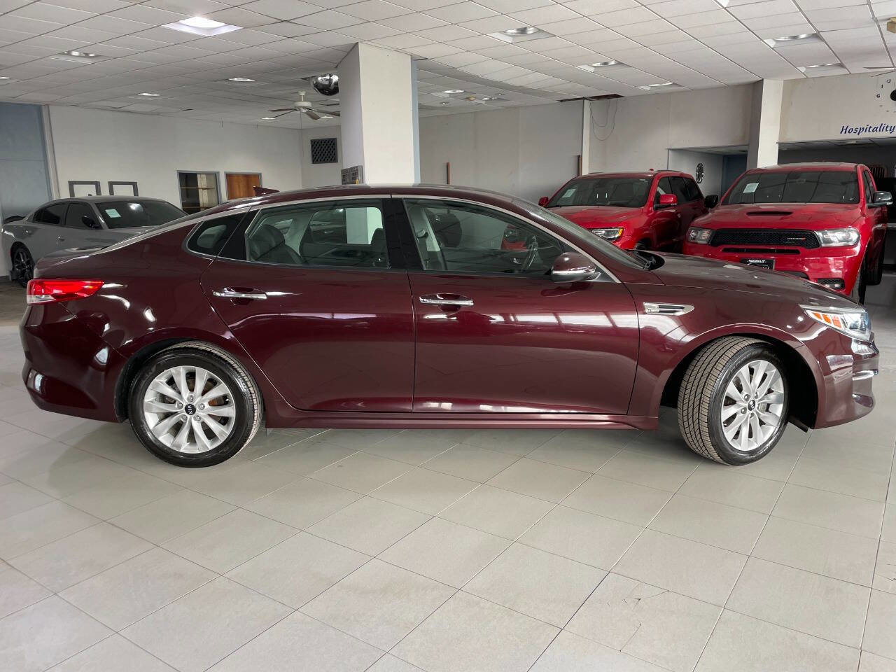 Used 2017 Kia Optima EX image 8