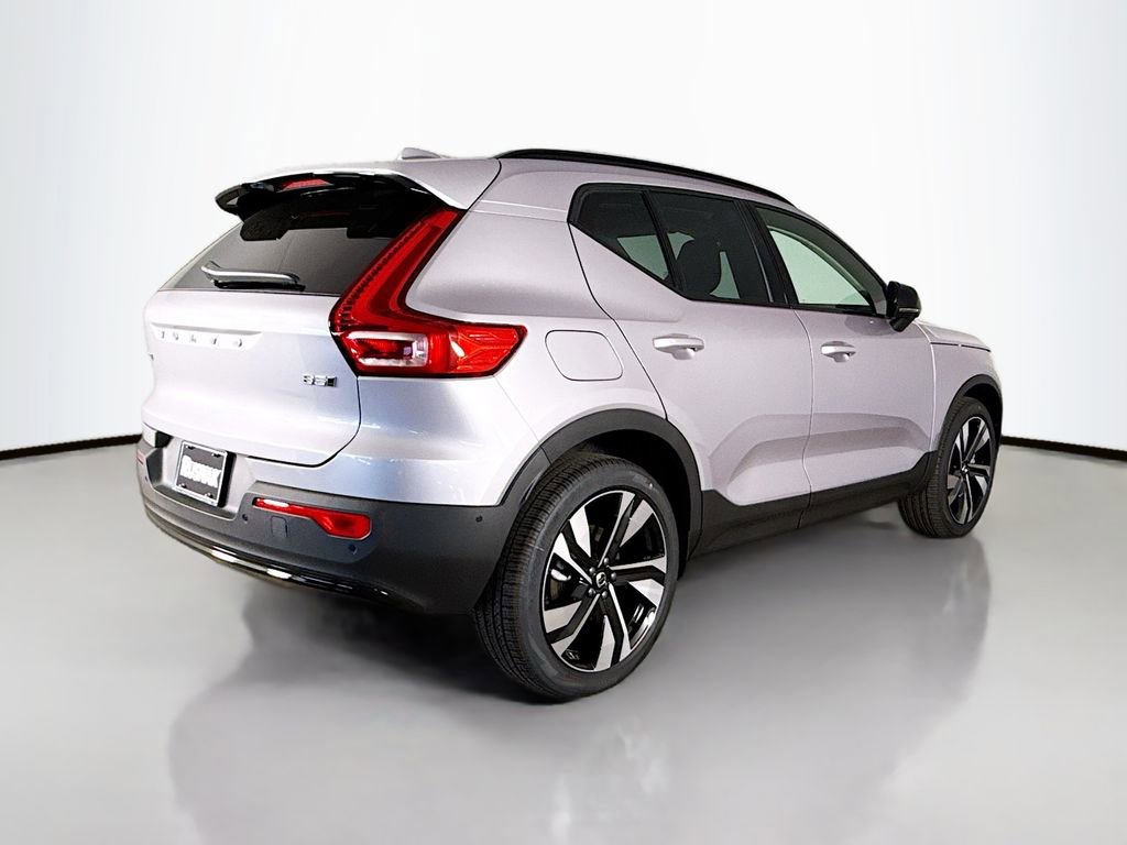 Certified 2026 Volvo XC40 B5 Ultra w/ Climate Package AWD/4WD image 7