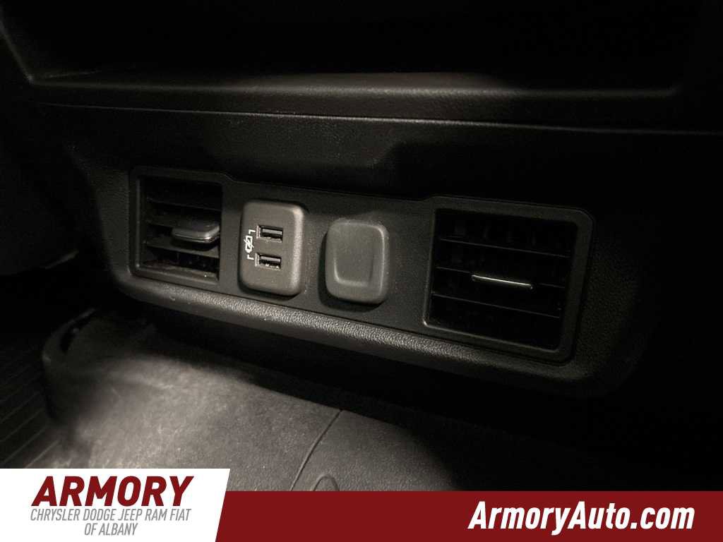 Used 2020 Chevrolet Silverado 1500 LT w/ All-Star Edition image 29