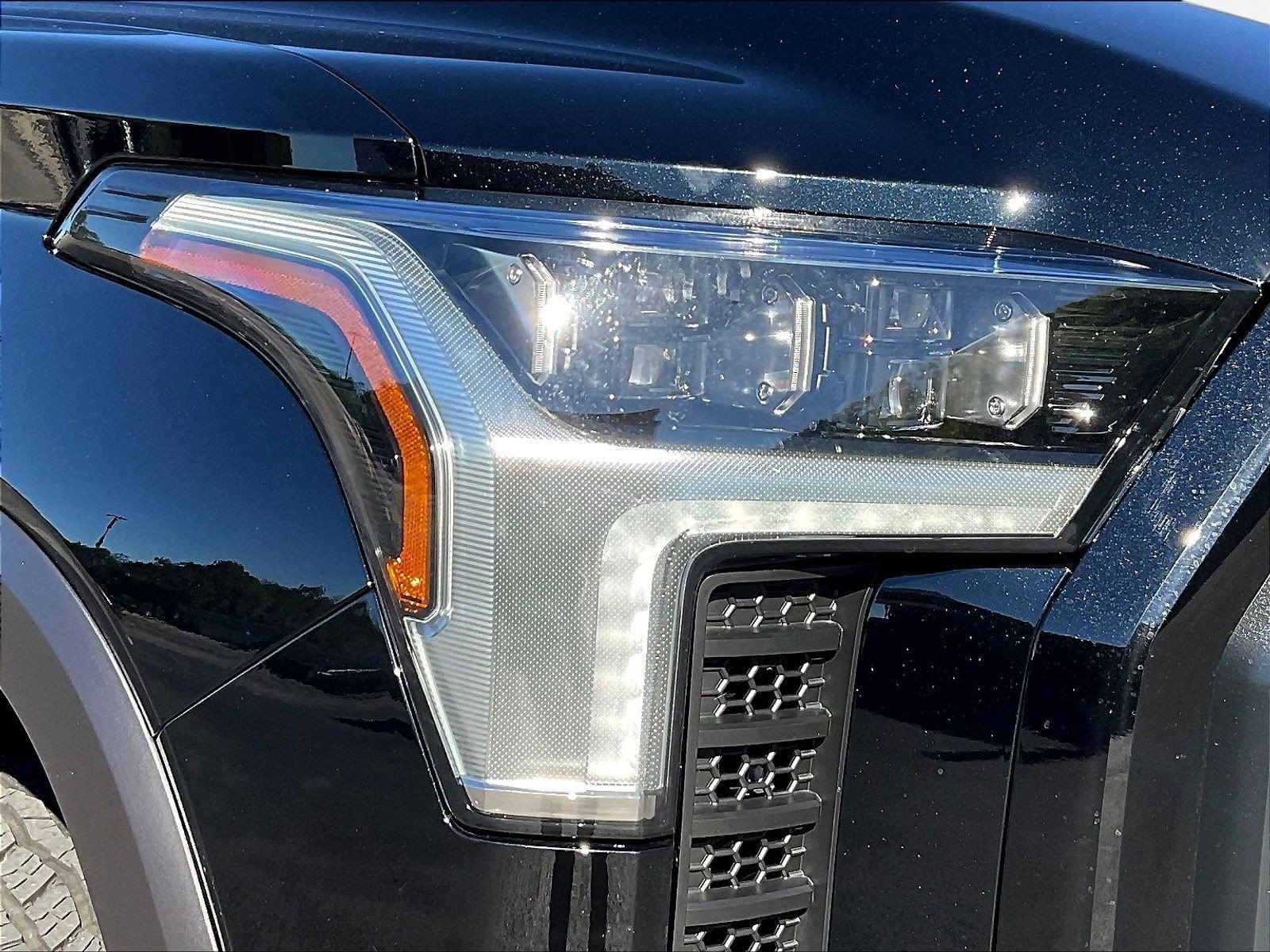 Used 2026 Toyota Tundra Limited w/ TRD Off-Road Package AWD/4WD image 33