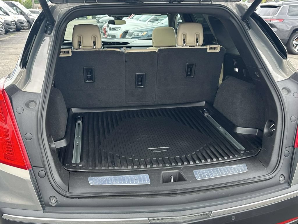 Used 2018 Cadillac XT5 Luxury w/ Driver Awareness Package FWD image 10