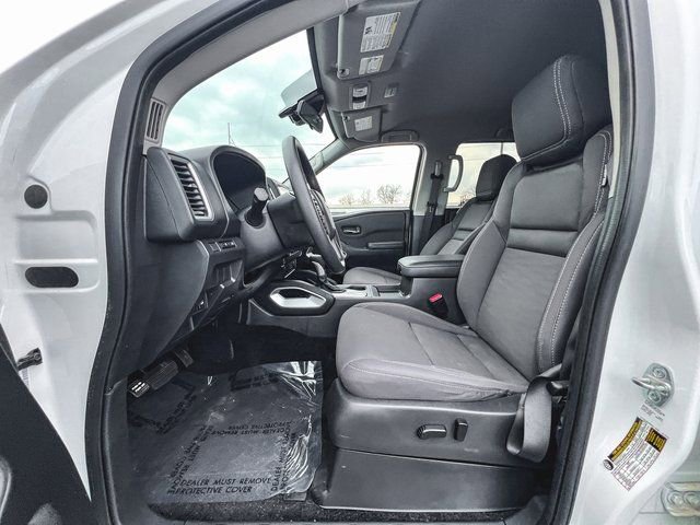 Used 2023 Nissan Frontier SV image 12