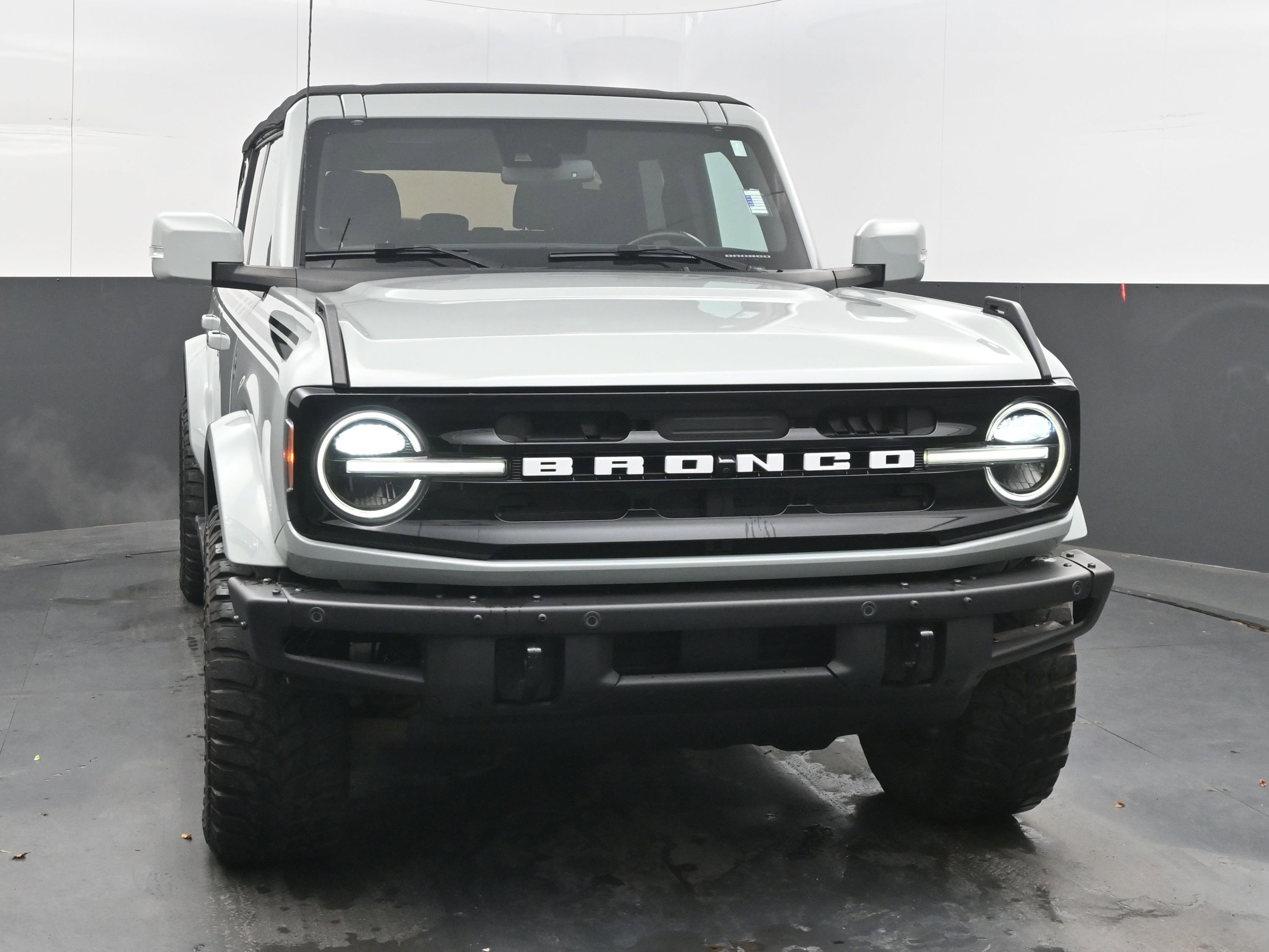 Used 2021 Ford Bronco Outer Banks image 3