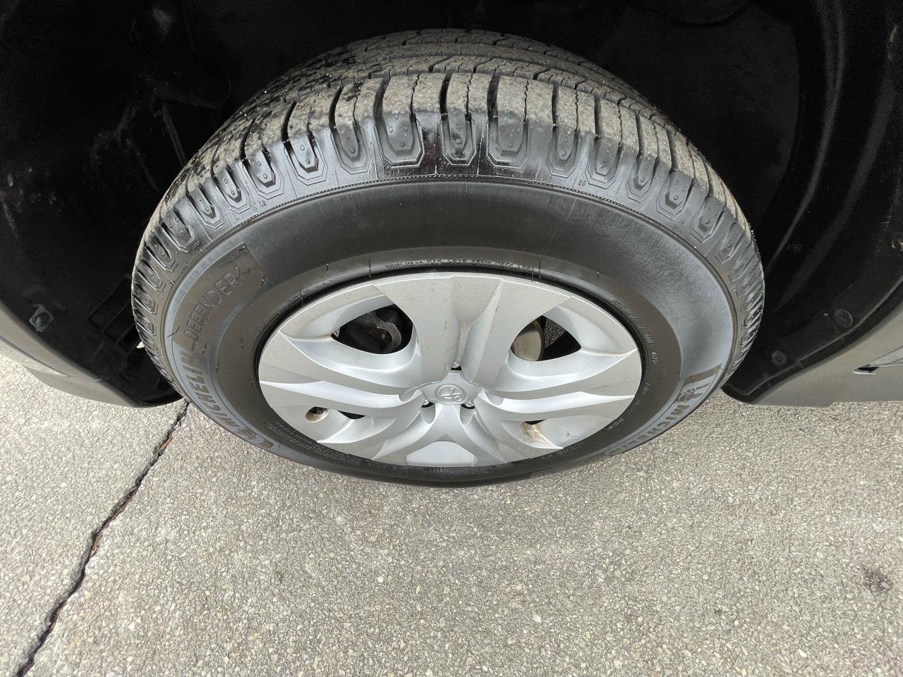 Used 2014 Toyota RAV4 LE image 18