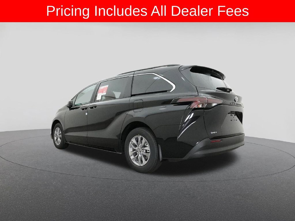 New 2026 Toyota Sienna LE FWD image 40