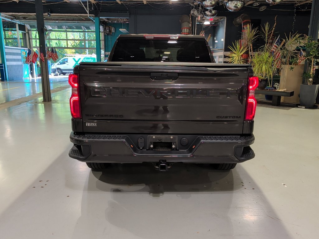 Used 2022 Chevrolet Silverado 1500 Custom w/ LPO, Blackout Package AWD/4WD image 10