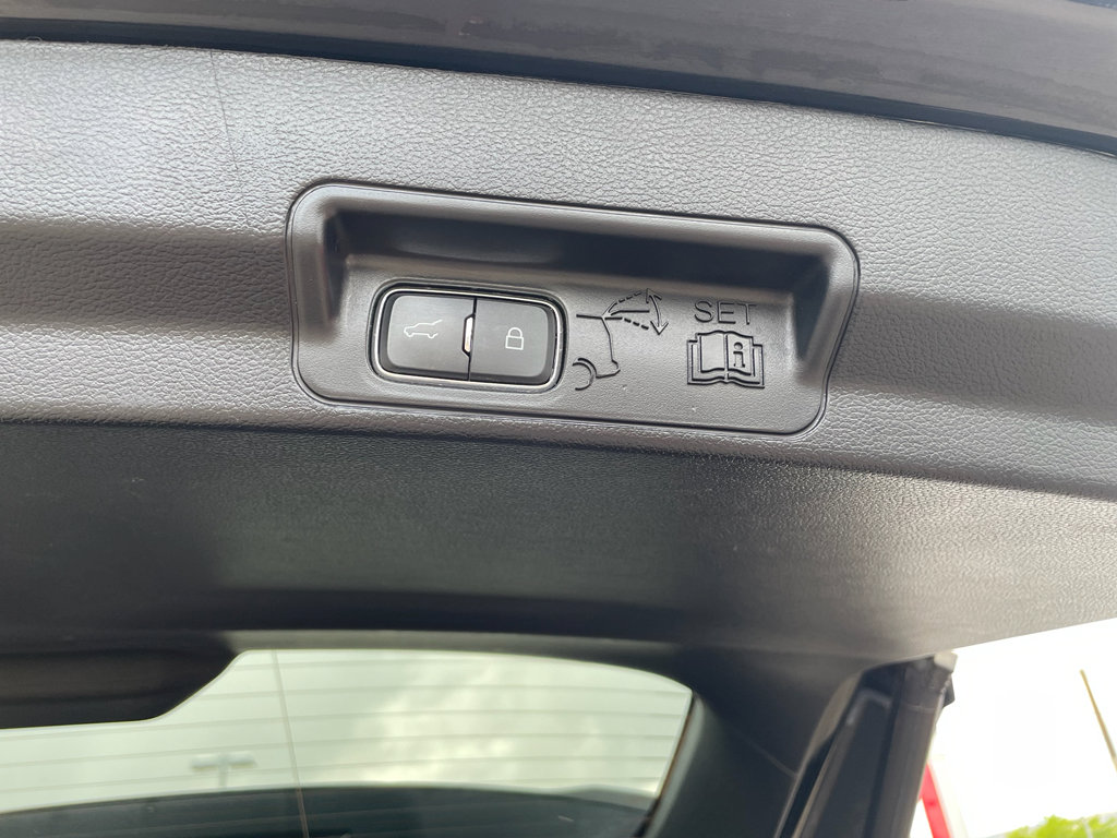 Used 2022 Ford Explorer ST w/ ST Street Pack AWD/4WD image 8