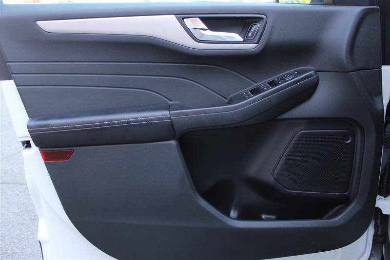 Used 2022 Ford Escape SEL FWD image 11