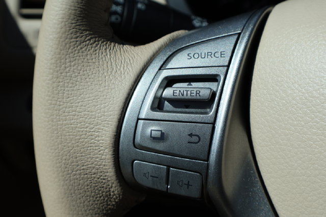 Used 2015 Nissan Altima 2.5 SV w/ Convenience Package FWD image 8