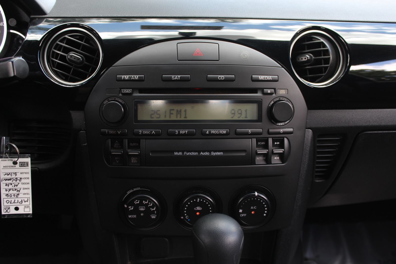 Used 2006 MAZDA MX-5 Miata Touring RWD image 15