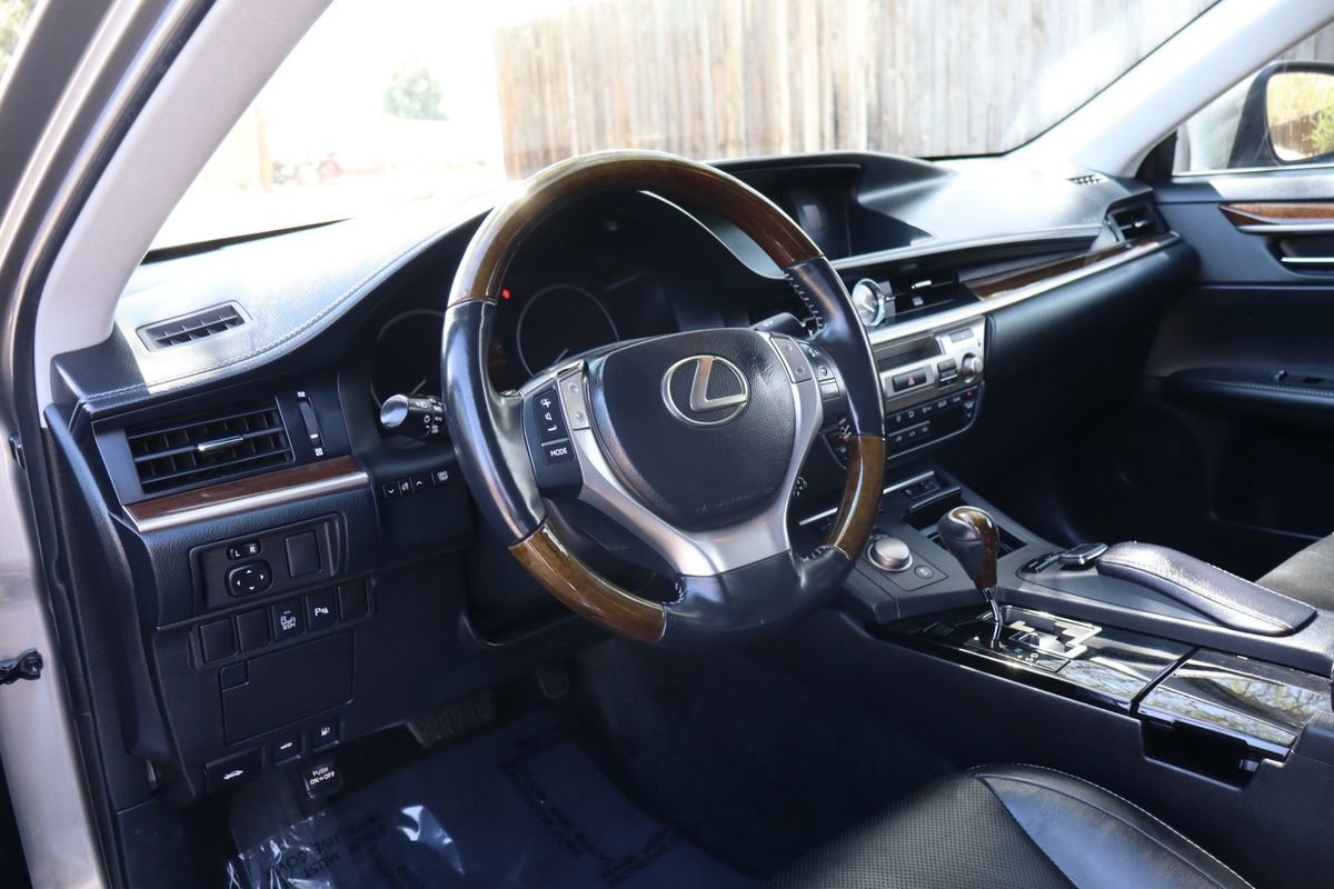 Used 2015 Lexus ES 350 w/ Luxury Package image 15