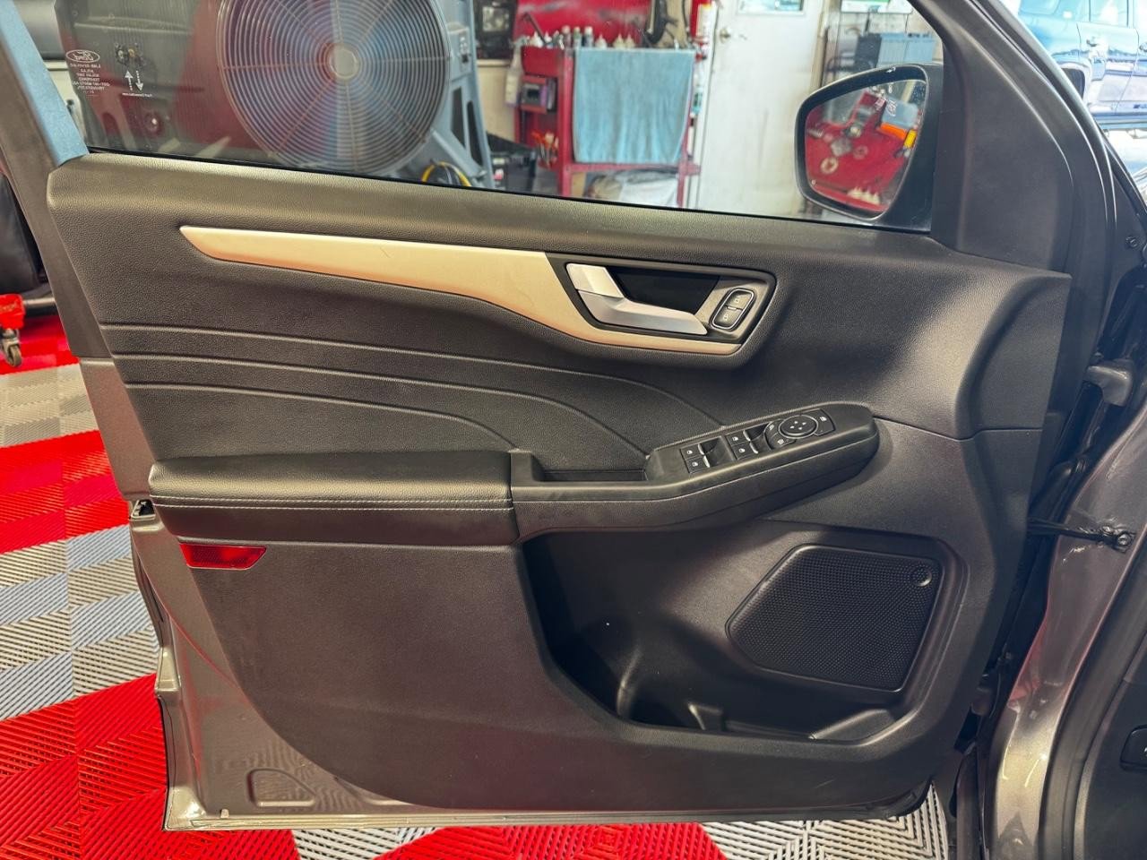 Used 2021 Ford Escape SEL image 15