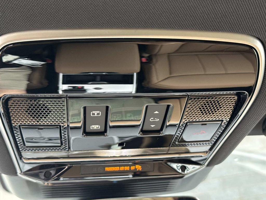 New 2026 Land Rover Range Rover SE AWD/4WD image 24