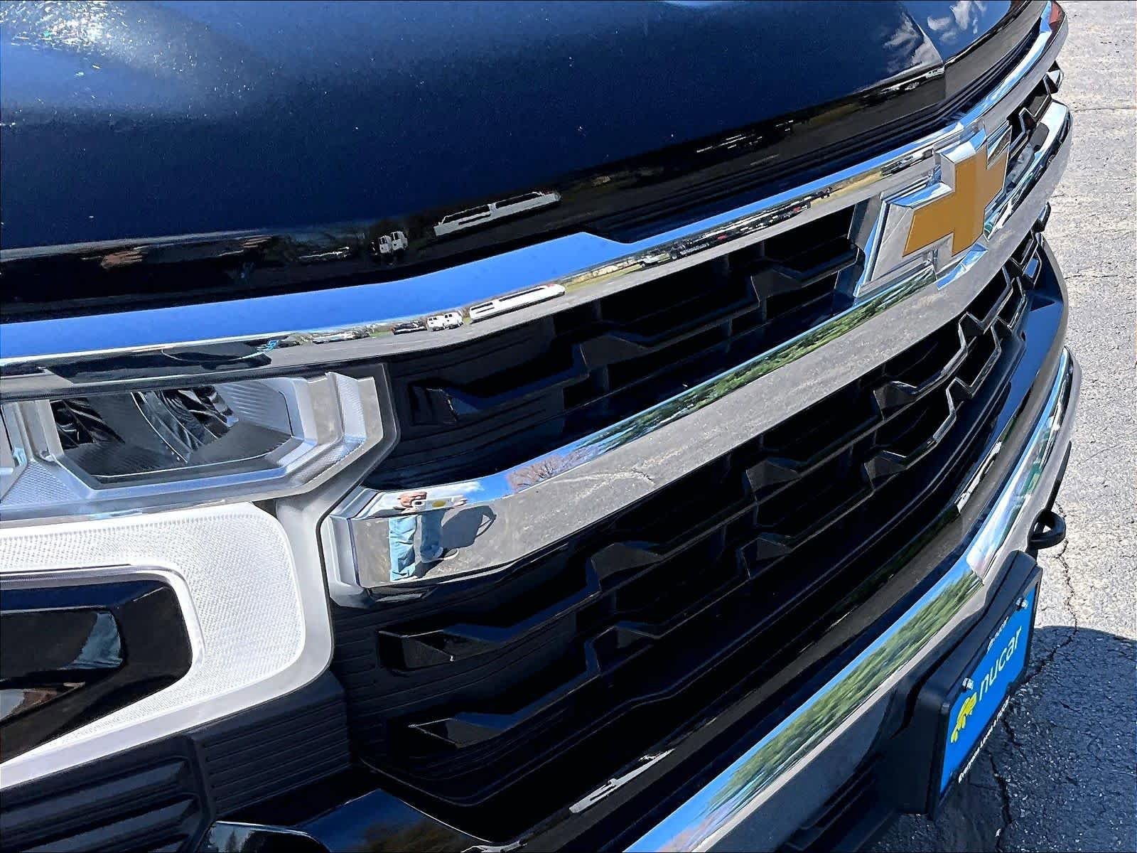Used 2025 Chevrolet Silverado 1500 LT AWD/4WD image 31