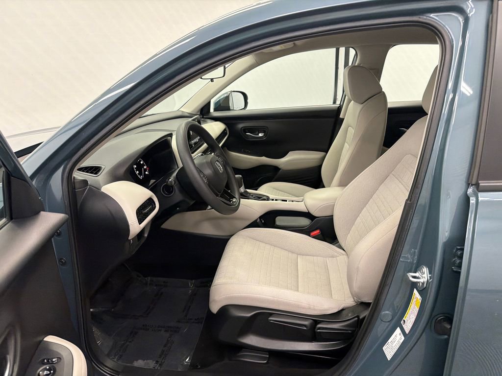 Used 2023 Honda HR-V LX image 9