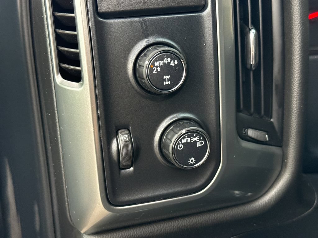 Used 2018 Chevrolet Silverado 1500 LT AWD/4WD image 11