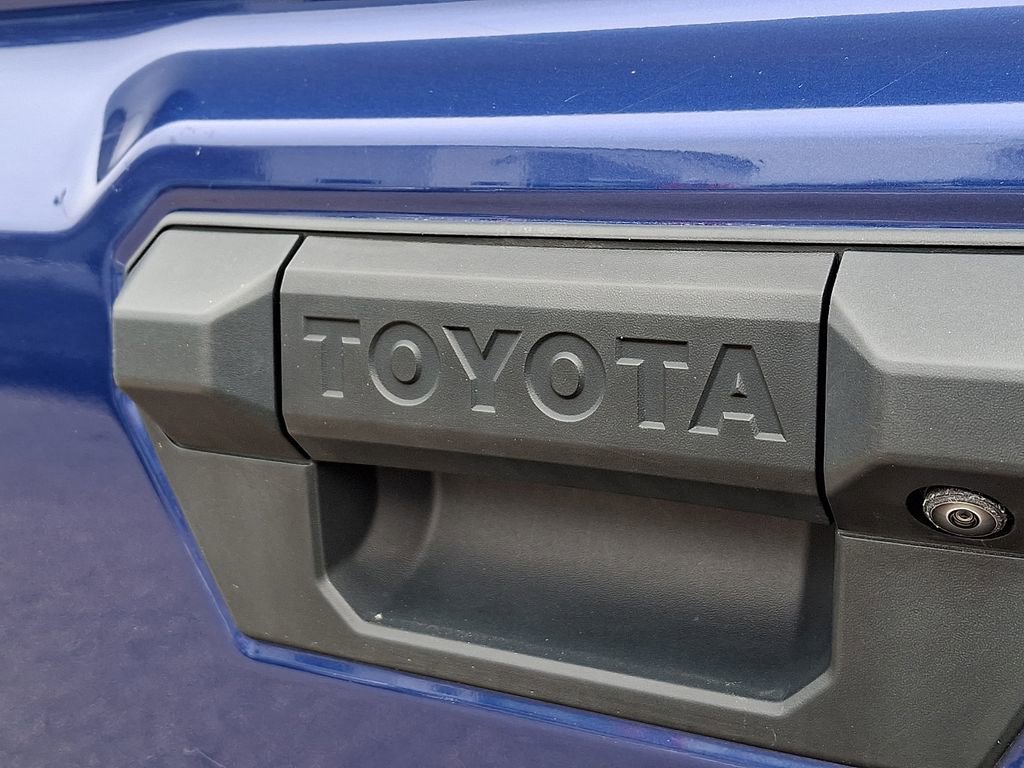 Used 2024 Toyota Tacoma TRD Off-Road AWD/4WD image 31