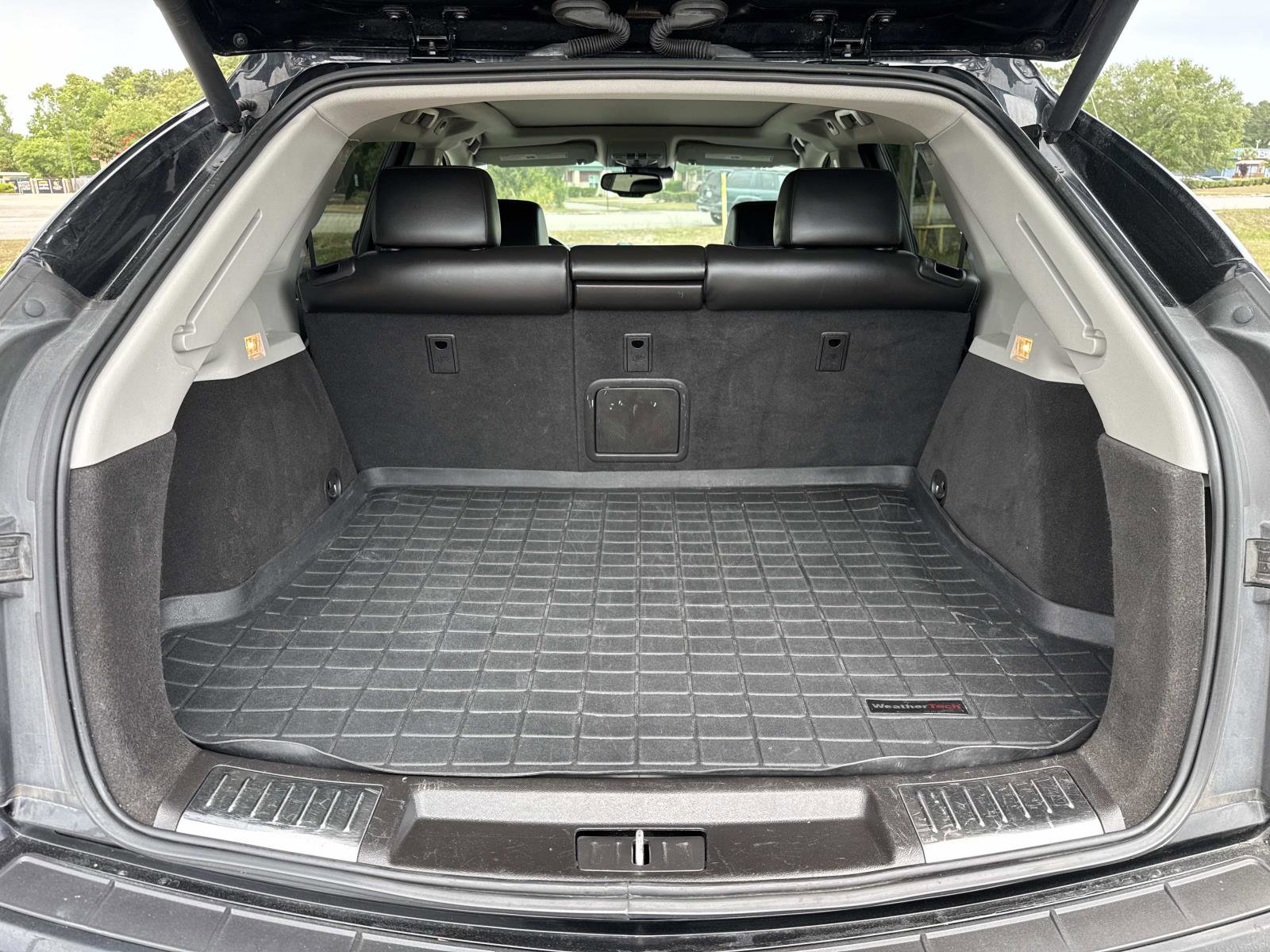 Used 2016 Cadillac SRX Performance w/ Midnight Edition Package FWD image 13