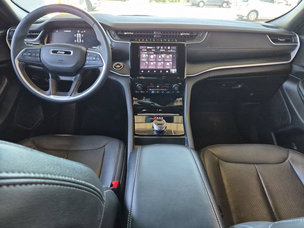 Used 2024 Jeep Grand Cherokee Laredo X AWD/4WD image 14