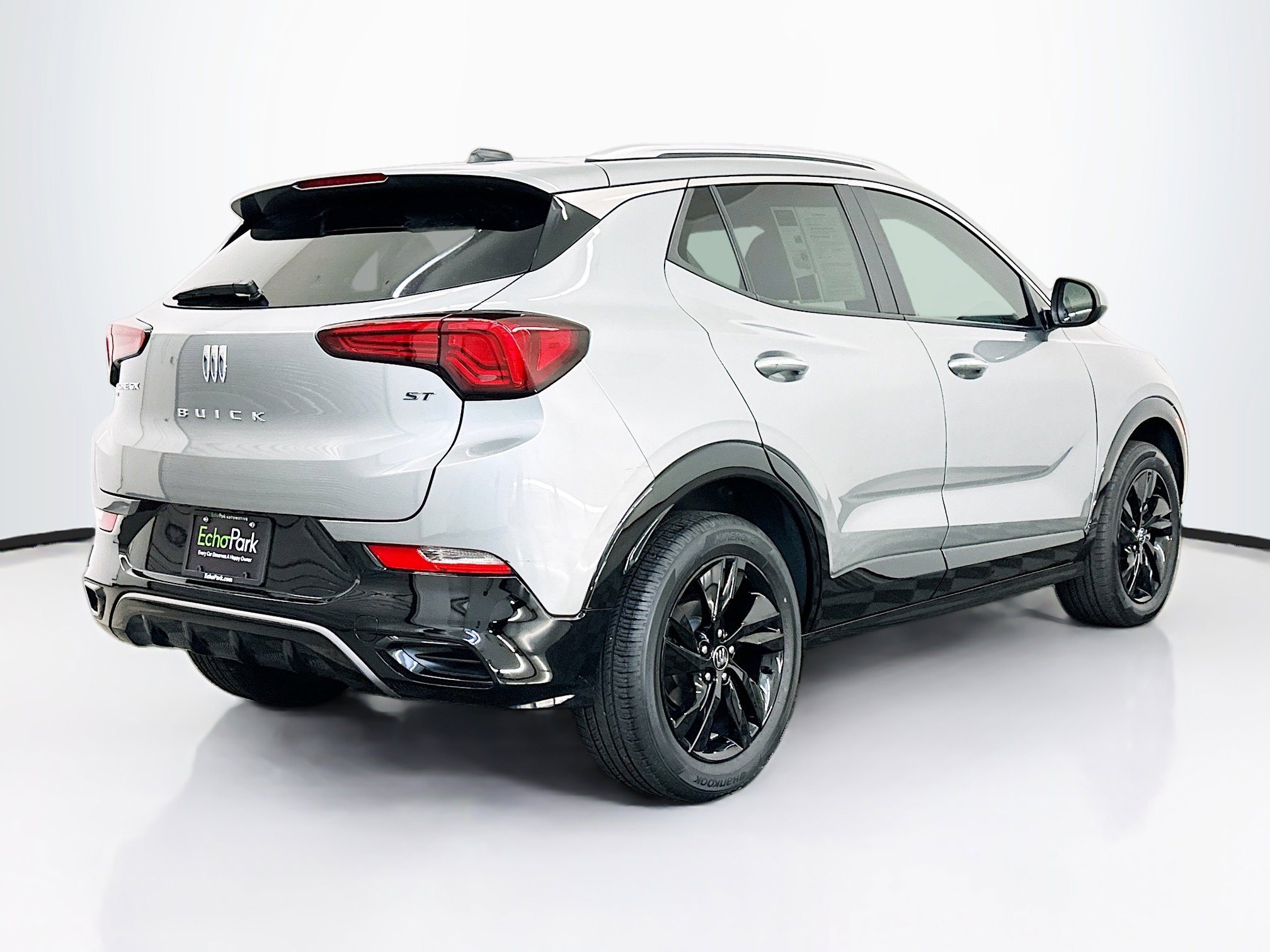 Used 2024 Buick Encore GX Sport Touring image 9