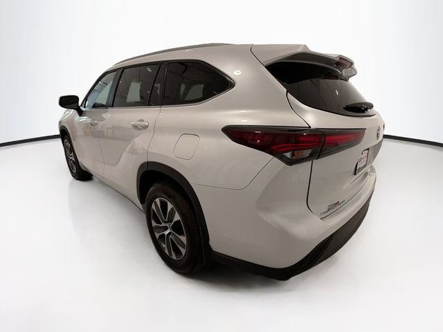 Certified 2026 Toyota Highlander XLE AWD/4WD image 5