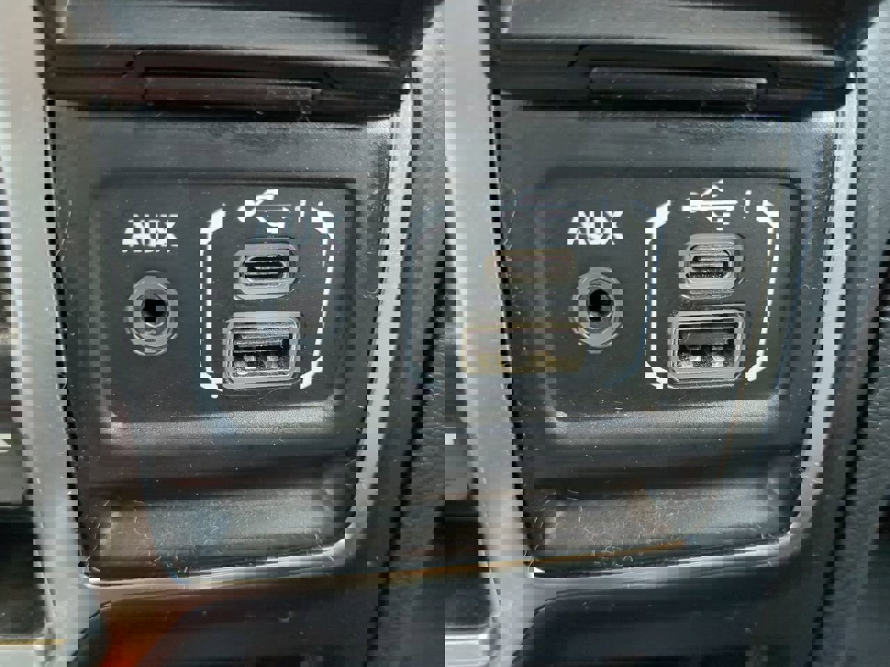 Used 2019 Jeep Wrangler Unlimited Sahara w/ Safety Group image 21