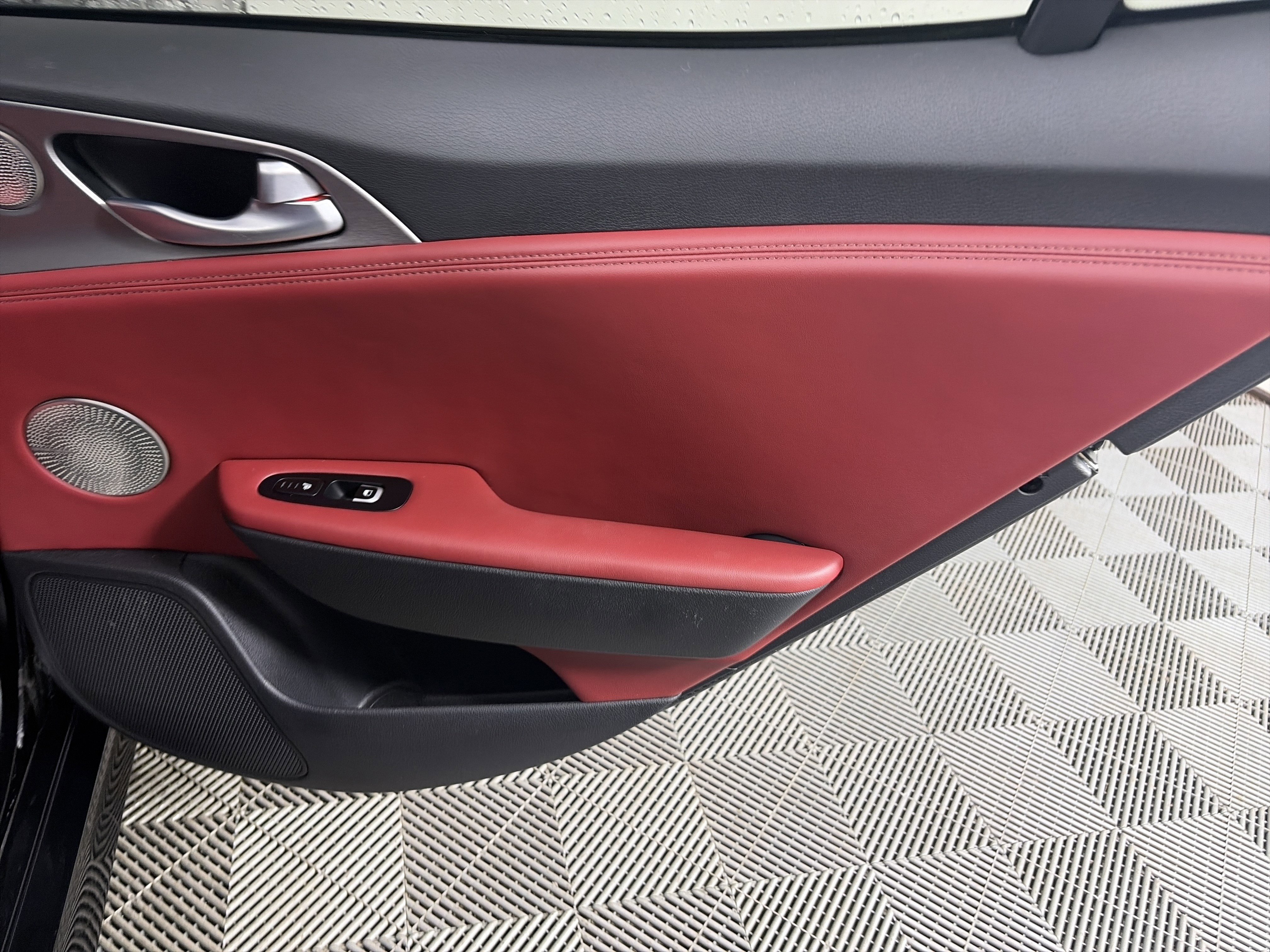 Used 2019 Kia Stinger GT2 image 39