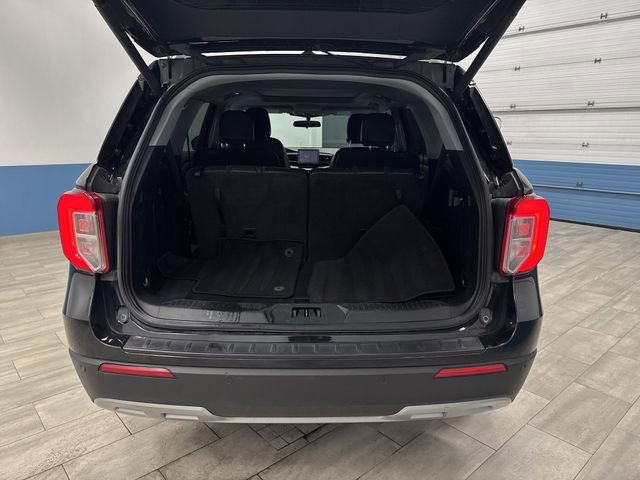 Used 2023 Ford Explorer XLT image 16