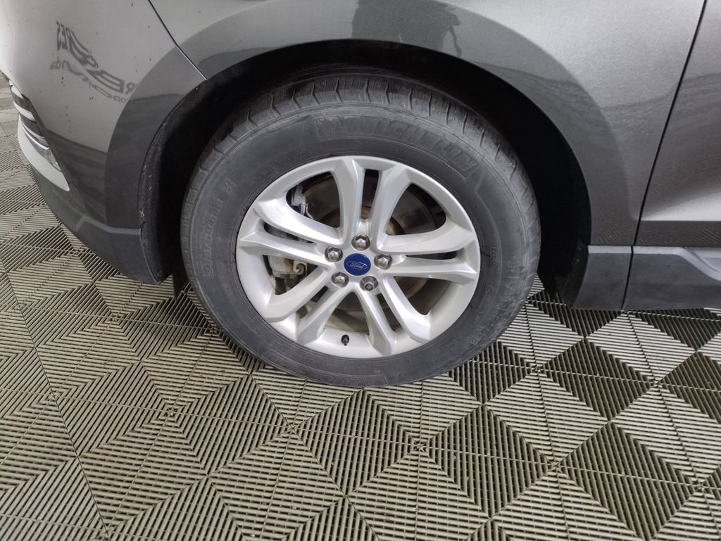 Used 2019 Ford Edge SEL AWD/4WD image 27