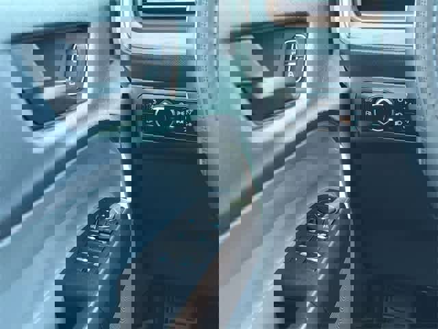 Used 2024 Ford Maverick Lariat image 18