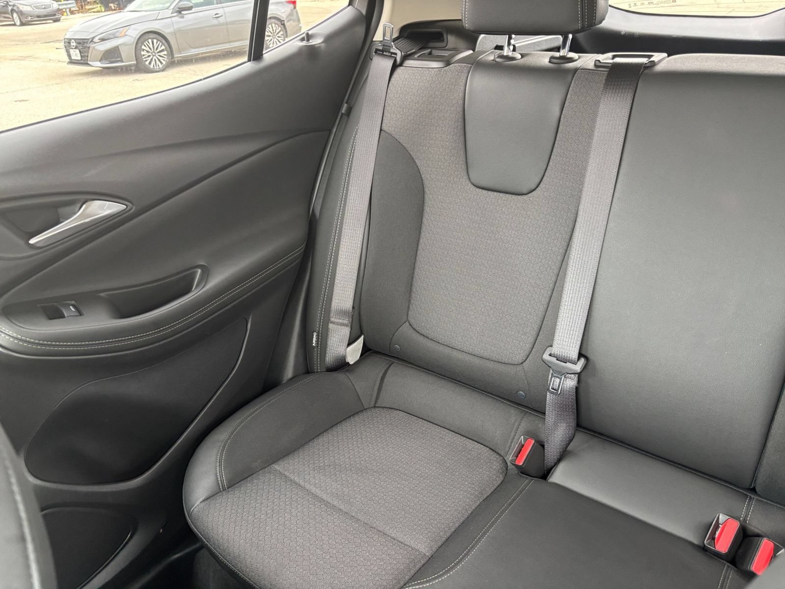 Used 2025 Buick Encore GX Preferred AWD/4WD image 37