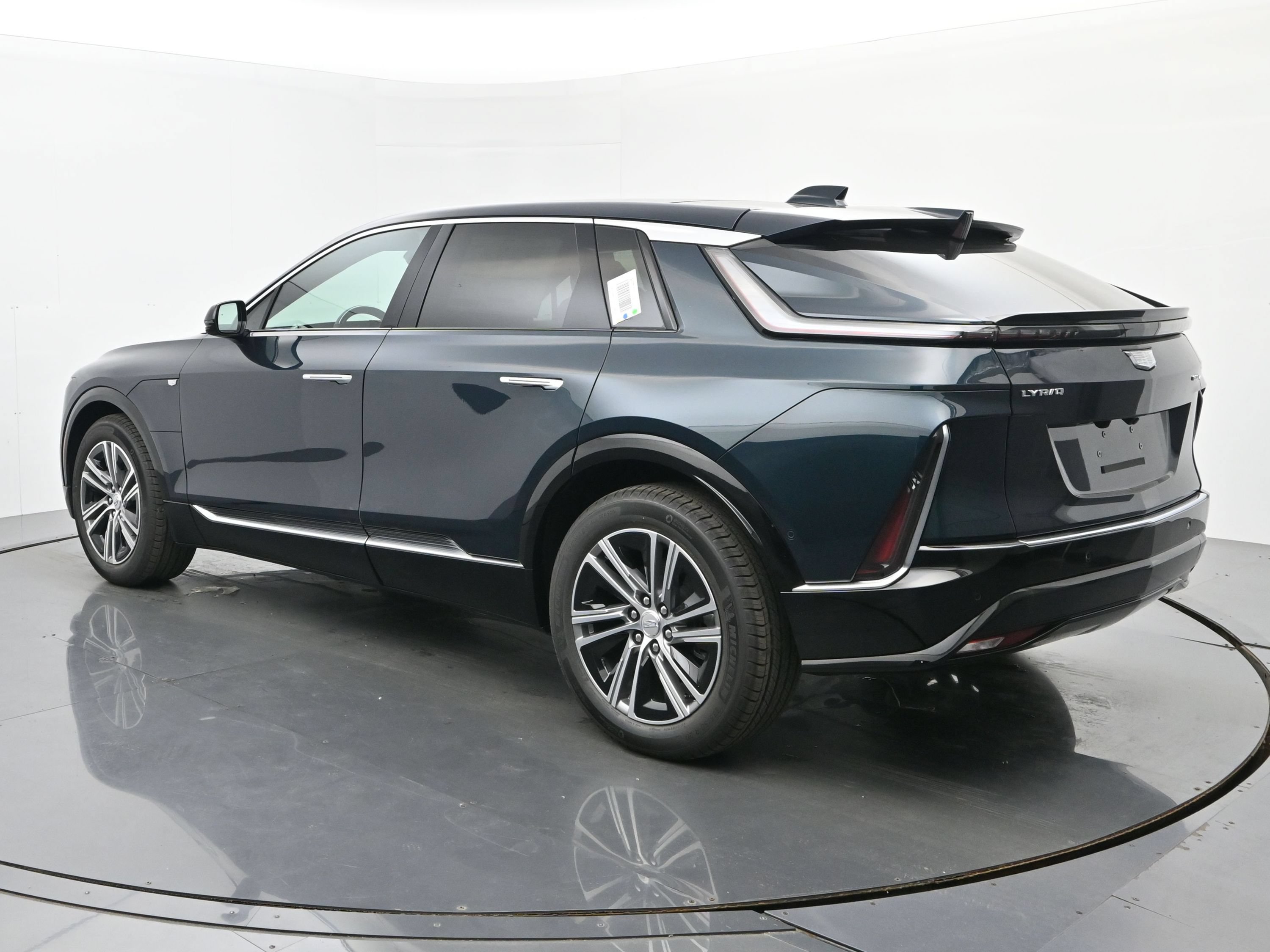 New 2026 Cadillac Lyriq Luxury w/ LPO, Floor Liner Package AWD/4WD image 3