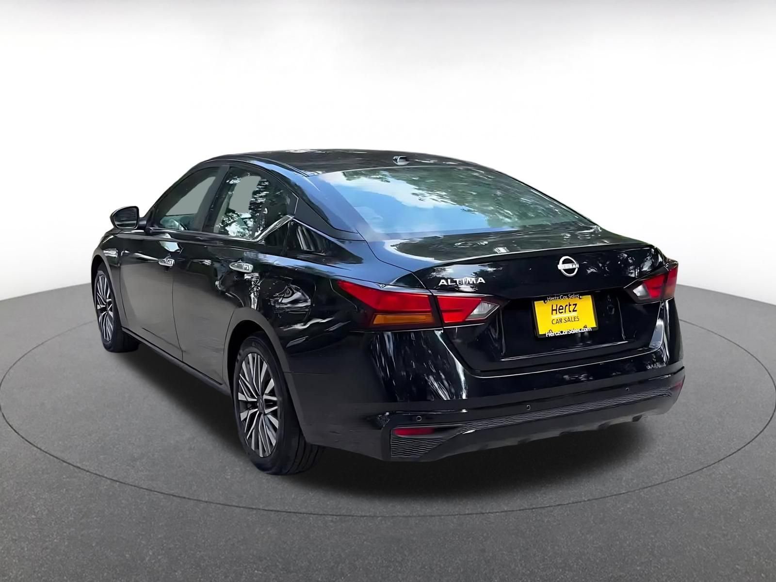 Used 2025 Nissan Altima 2.5 SV FWD image 16