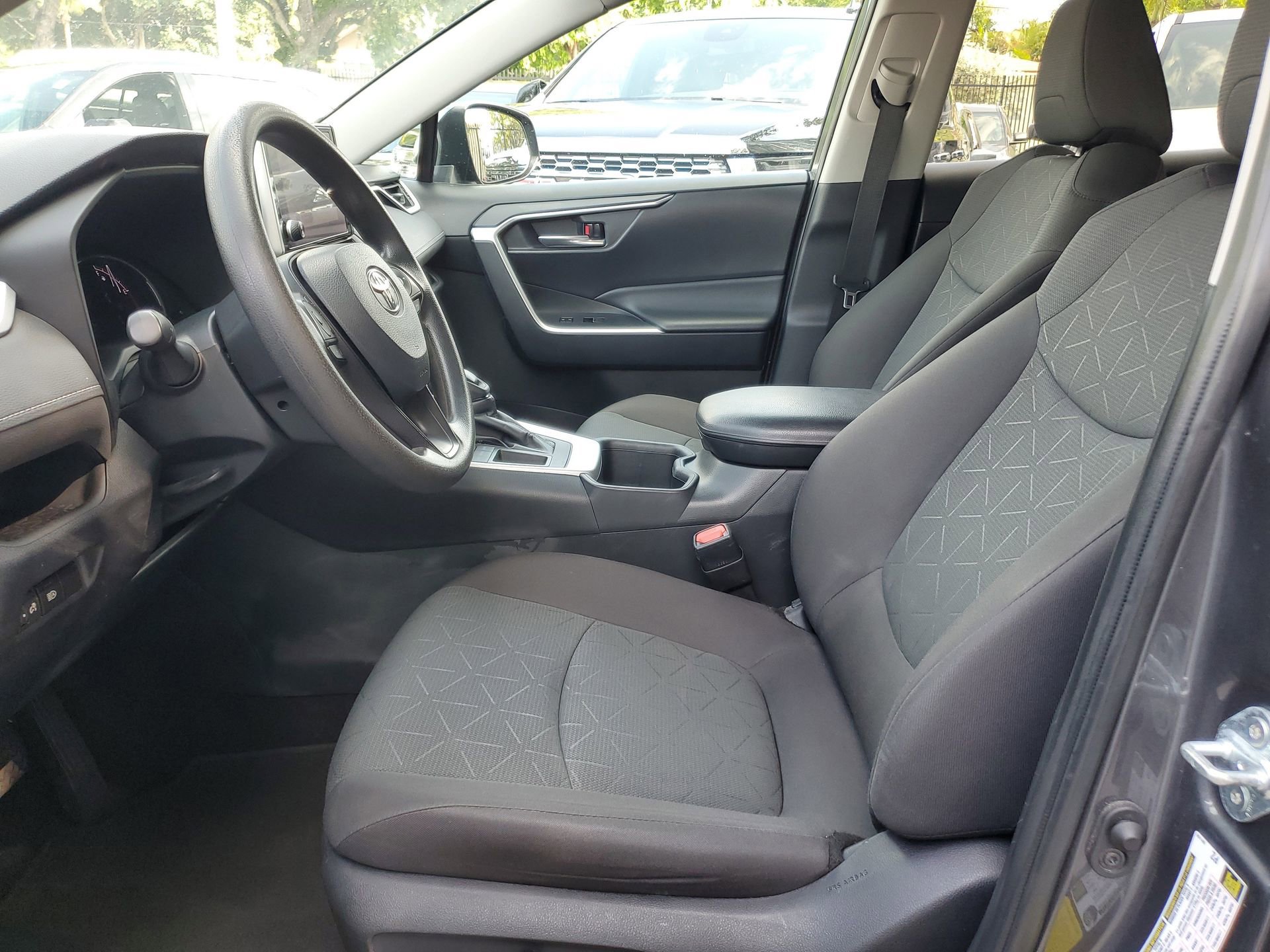 Used 2024 Toyota RAV4 XLE FWD image 20