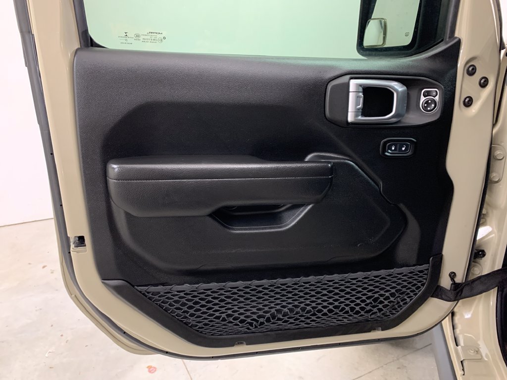Used 2022 Jeep Gladiator Sport AWD/4WD image 17