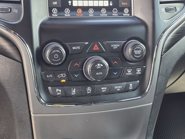 Used 2021 Jeep Grand Cherokee Laredo w/ Security & Convenience Group AWD/4WD image 20